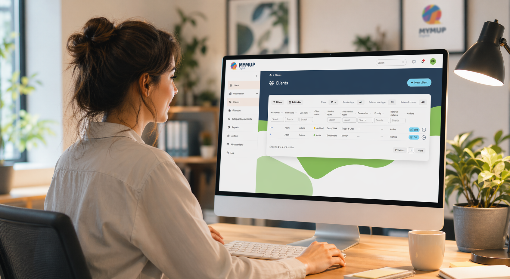 A practitioner using the MYMUP Digital platform